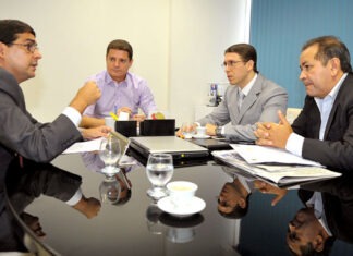 Deputado Marcos Rotta reunidos com representantes de Órgãos/Foto: Elisa Maia