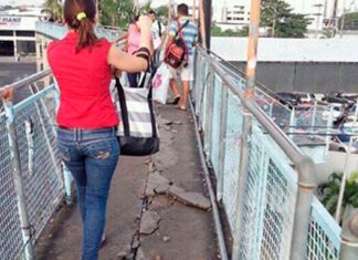 Passarela próximo ao Carrefour/Foto: Em Tempo, com colaboração do leitor
