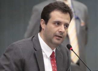 Vereador Serafim ainda com dúvidas sobre emendas à LO-14/Foto: Tiago Correa