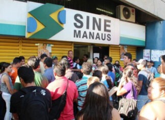 Em busca de emprego no SINE/AM