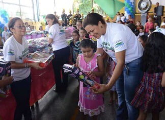 Presentes chegam às crianças carentes, em Manaus/Foto: Herick Pereira