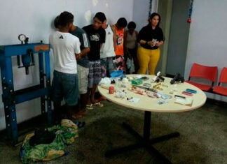 Armas, dinheiro e munições apreendidos com a quadrilha/Foto: SSP