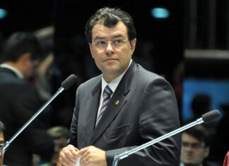 Senador Eduardo Braga, defende emendas