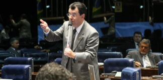 Senador Braga orienta base sobre votação