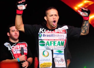 Robert 'Pato' comemora/Foto: Michael Dantas