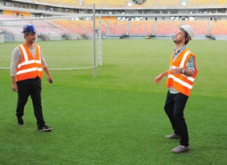 Ingleses batem bola na Arena da Amazônia/Foto: W. Redman