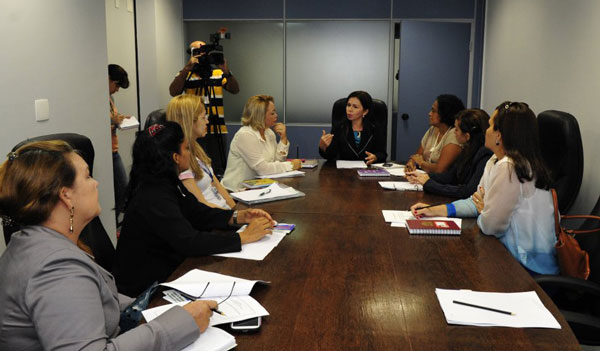 aleam-conceicao-mulheres-22 Deputada Conceição Sampaio, discute agenda/Foto: Albeeto Cesar
