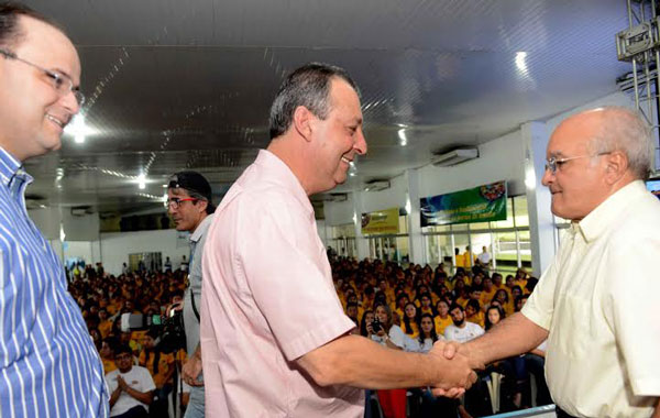 melo-omar-belingue-23-03-14 Melo, Omar e Rossieli na abertura do curso Belíngue/Foto: Valdo Leão