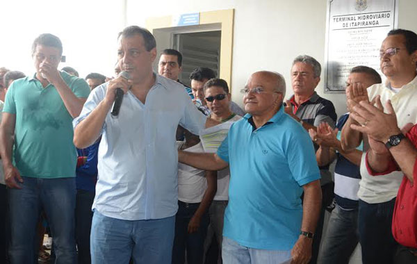 melo-omar-itapiranga-23-03- Governador e vice, Omar e Melo, em Itapiranga/Am(Foto: Valdo Leão)