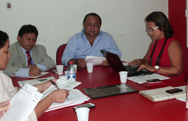 politica-pt-valdemir-santan Valdemir Santana(C), pré-candidato do PT ao governo do AM