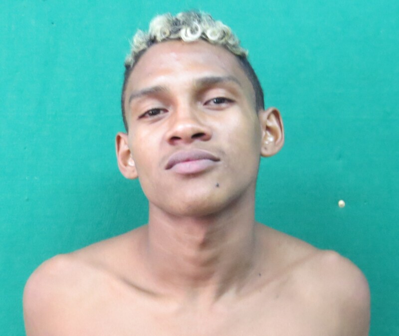 Assaltante da pistola de cola quente