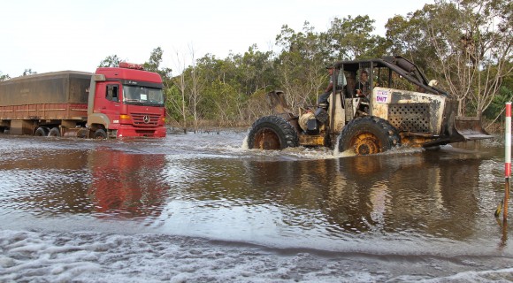 travessia_de_carretas_pela_br_foto_luciano_pontes-10-580x3201