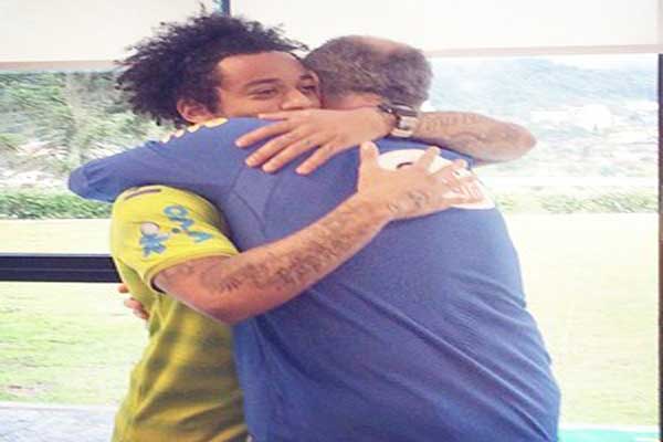 Felipão abraça Marcelo