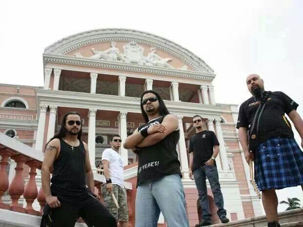 Buteko na Piscina, com rock e samba