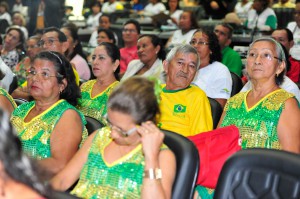 ALEAM presta homenagem aos idosos