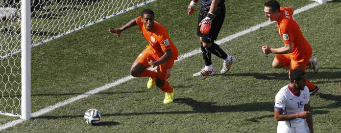 Holanda deixa o Chile na rota do Braasil
