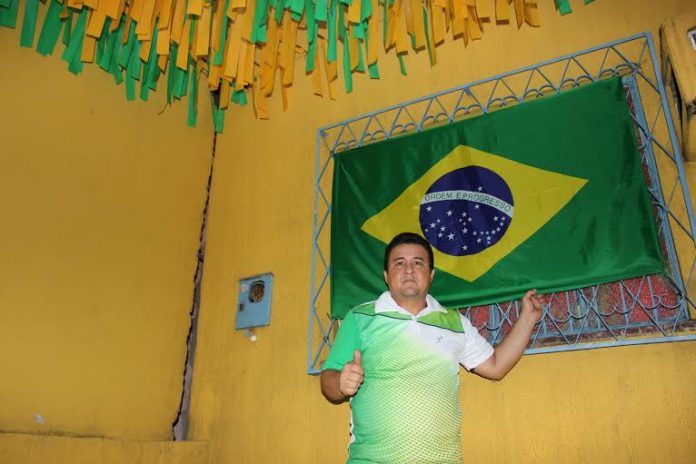 Torcedor confiante na vitória do Brasil