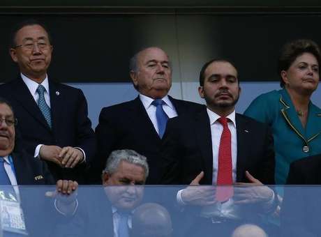 Barbosa sai em defesa de Dilma, sobre xingamentos