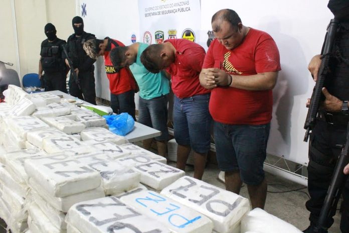Quadrilha presa com 200 kg de cocaína