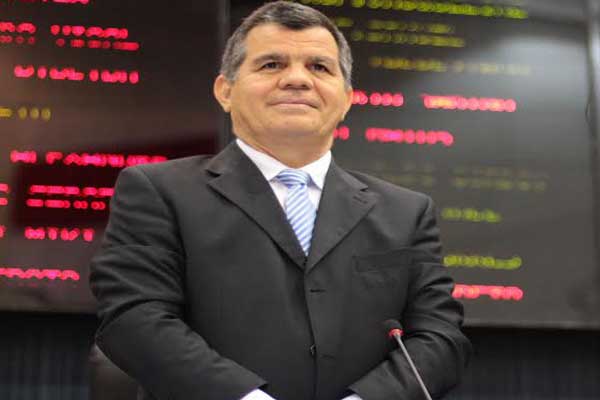 Candidaturas não alteram expedientes da CMM