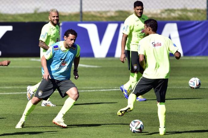 Felipão coloca Fred entre os reservas