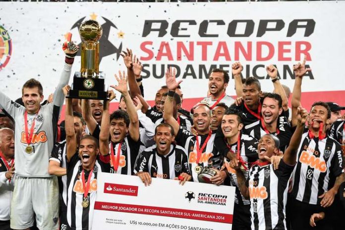 Atlético Mineiro derrot Lanús na prorrogação e ganha a Recopa
