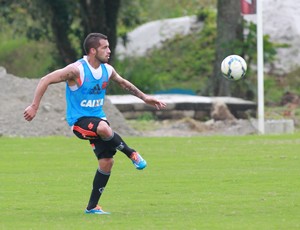 Flamengo corre para regularizar Canteros