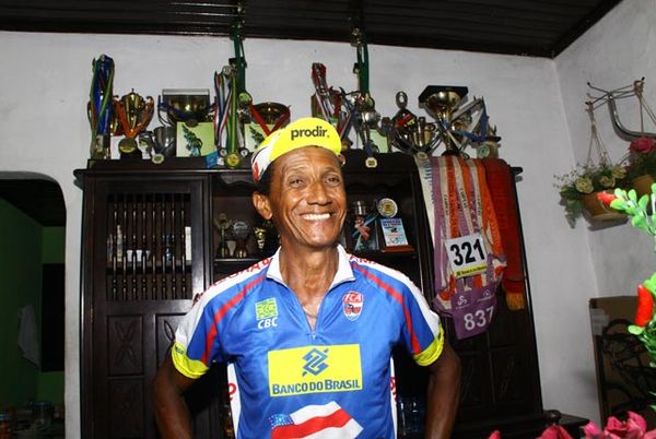 Ciclismo homenageia Raimundo Almeida