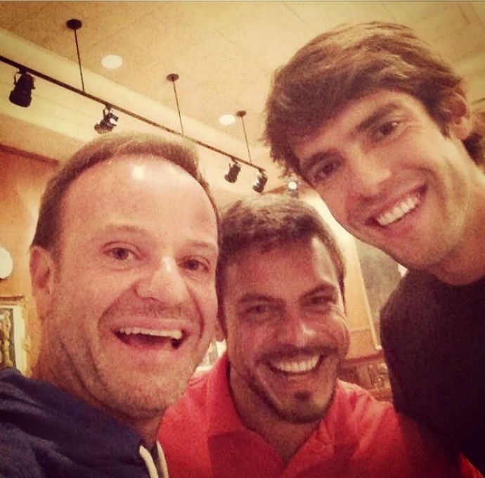 Antes da aprsentação ao São Paulo Kaká vai a restaurante