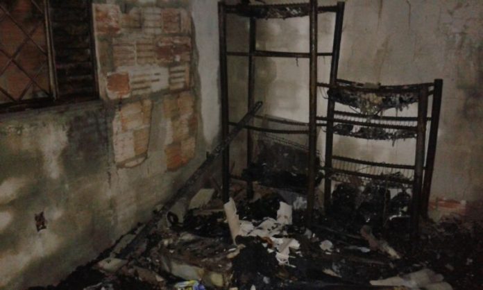 Incêndio provocado por deficiente mental mata jovem