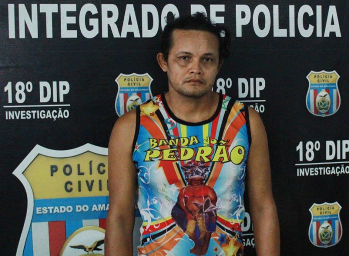 Treinador de futebol infantil preso por pedofilia