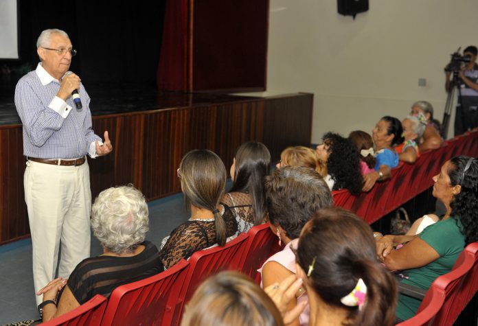 Universidade da Terceira Idade abre cursos e oficias, em Manaus