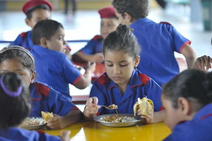 Merenda escolar diferenciada, no AM
