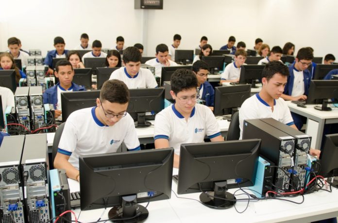 Alunos da Fudação Nokia criam aplicativos para games