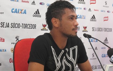 Hernane se despede do Flamengo no Ninho do Urubu