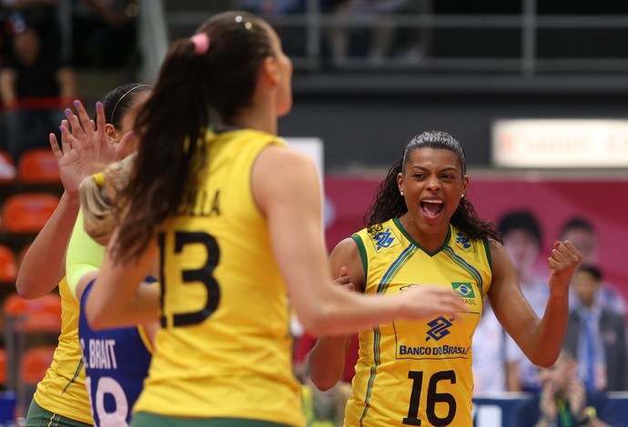 Brasil derrota EUA e vai à final dop Grand Prix