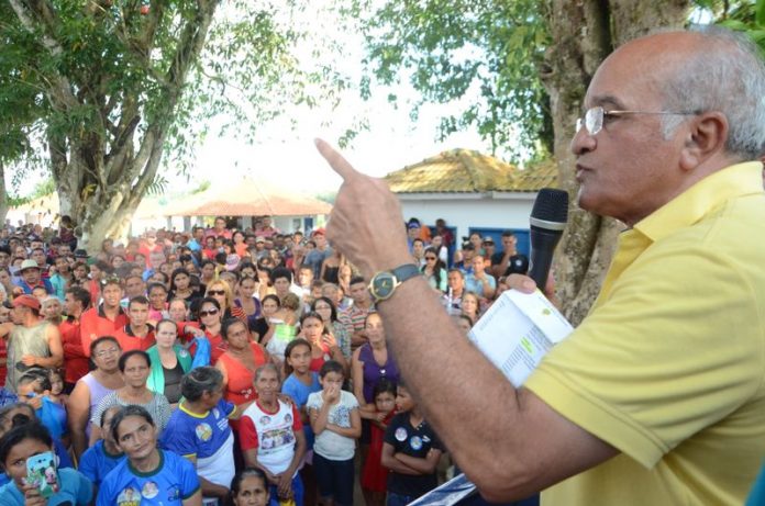 melo-caravana-interior-fala-09-08-14-vleao