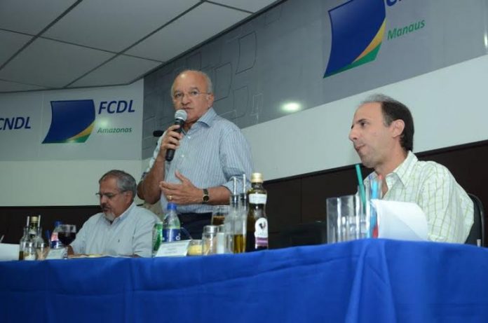 Melo anucia liberação de crédito para podutores