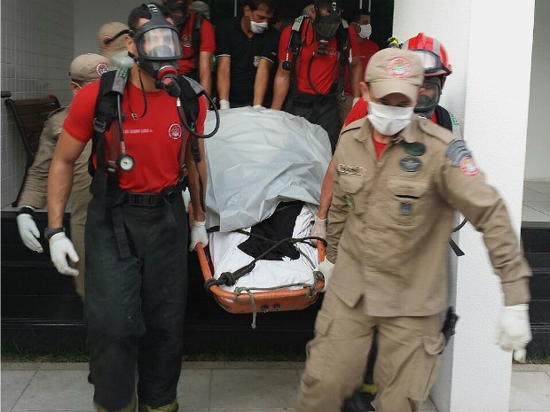 Homem morre asfixiado com fumaça de churrasco em apartamento, em Manaus