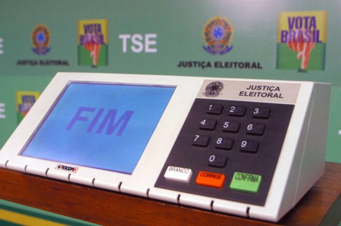 TSE julga pedidos de registros de candidatos à Presidência