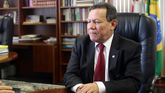 CMM cocede moção de parabens a Francisco Cruz