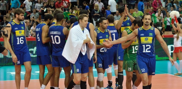 Brasil enfrenta o Canadá na caminhada do tetra de vôlei