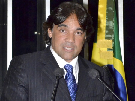 m ao senador Lobão Filho tem que ser rápida