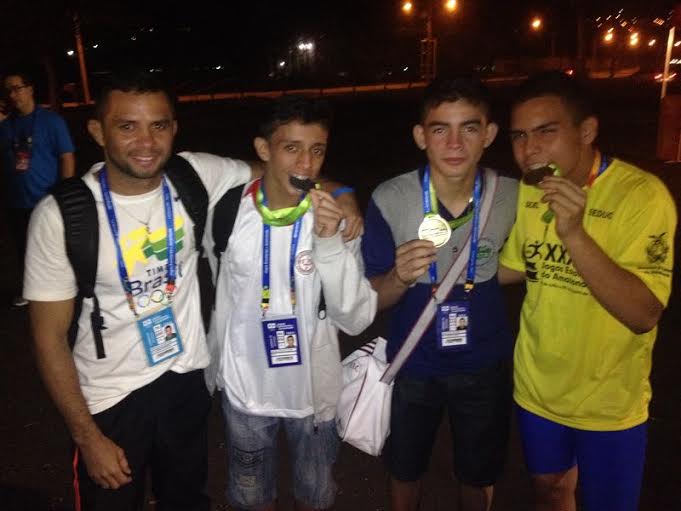 Luta Olímpica conqusita ouro para o Am, em Londrina