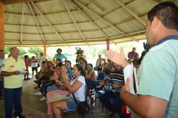 José Melo vai assentamento rural e mostra projetos para o setor primário