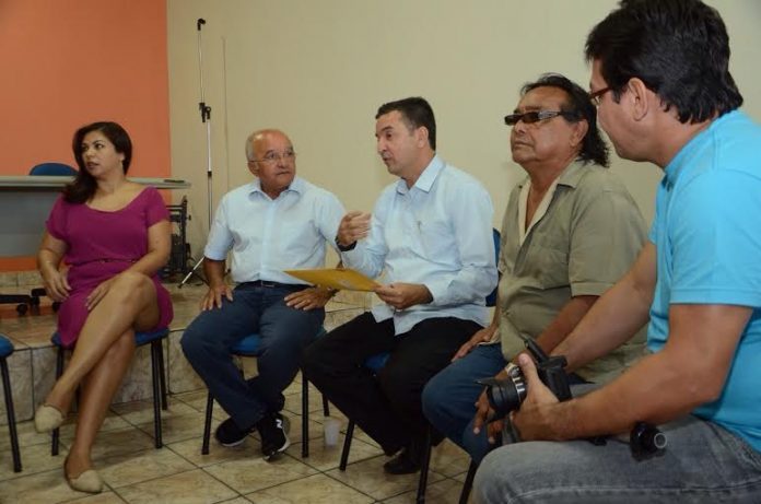 Jornalistas reivindicam melhorias ao governador José Melo