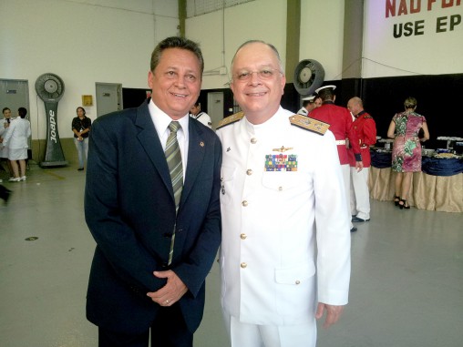 Assembleia Legislativa concede cidadania ao comandante do Distrito Naval do AM