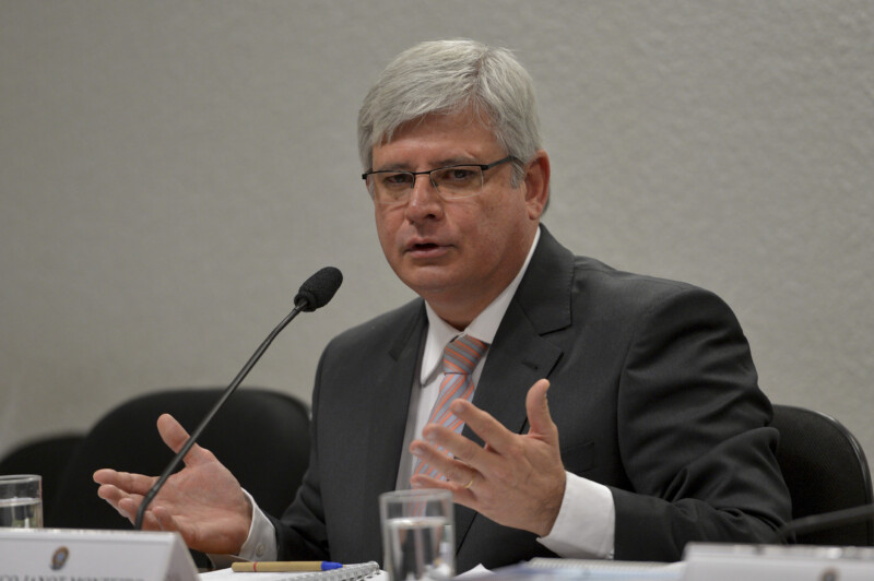 MPF está apurando nove crimes da Lava Jato, diz Janot