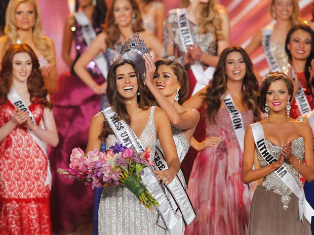 Colombiana ganha o Miss Universo, aos 22 anos