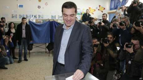 Grécia vai às urnas em eleição decisiva para economia